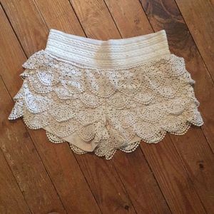 Cream lace shorts. Size small